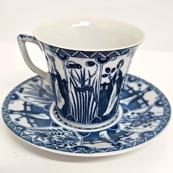 Vintage Blue and White Oriental Teacup and Saucer Set "Long Eliza" China (12 pc) - Picture 3 of 9